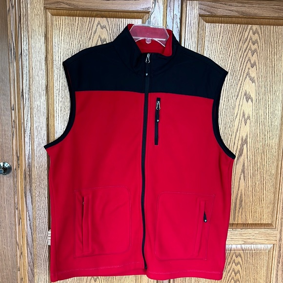 Cremieux Club 38 Performance red/black vest.  Size XL - Picture 1 of 5